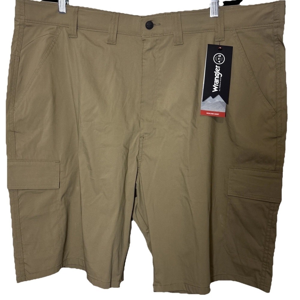Wrangler ATG All Terrain Gear Highland Shorts Mens 44 Khaki Tan Cargo Stretch